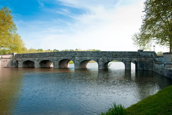 Mittelalterliche Brücke — Stockfoto