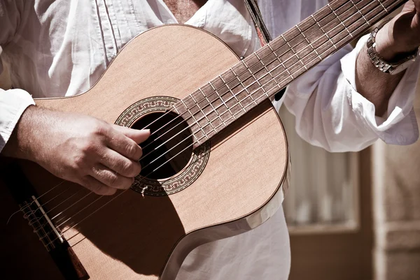 Gitarrenspiel — Stockfoto