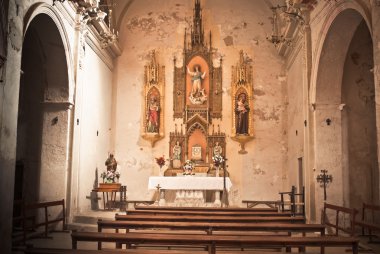 Castell de özerk kilise