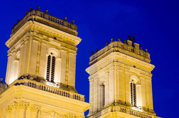 Kerk in de nacht — Stockfoto