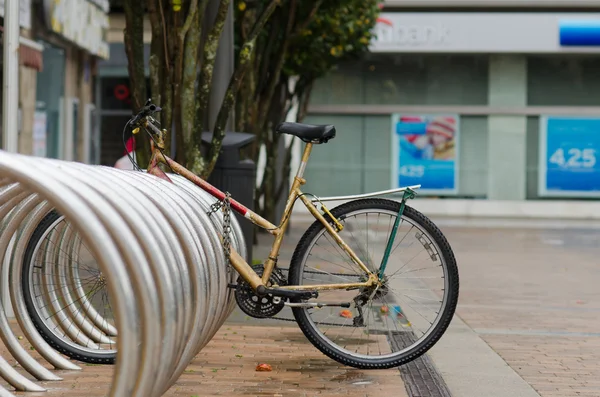 Bicycle parked — Stock Photo, Image