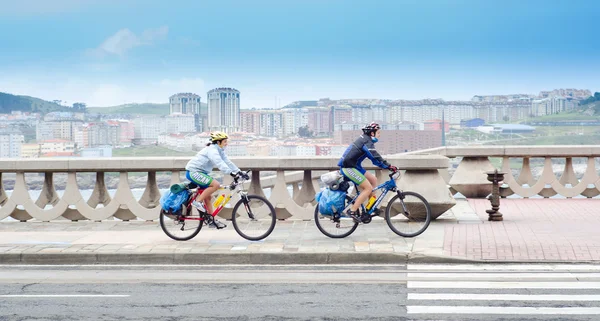 Велоспорт по городу — стоковое фото