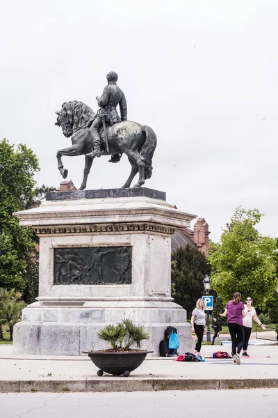 Barcelona España Mayo 2021 Algunas Niñas Hacen Ejercicio Parque Ciudadela — Foto de Stock