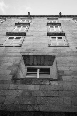 Galiçya 'daki Santiago de Copostela Piskoposluk Okulunun (İspanya) yan binası.)