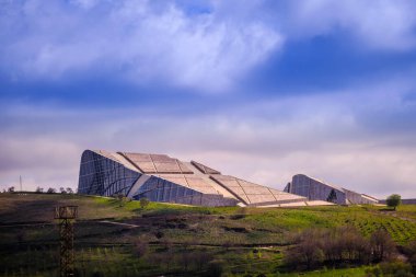 Galiçya 'da Santiago de Compostela' nın (İspanya) dışında bulunan Kültür Şehri 'nin uzaktan görüntüsü)