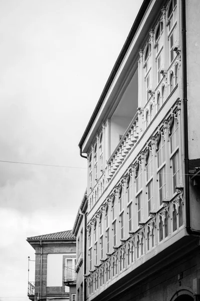 Detalle Los Edificios Con Arquitectura Tradicional Gallega Pueblo Celanova Ourense —  Fotos de Stock