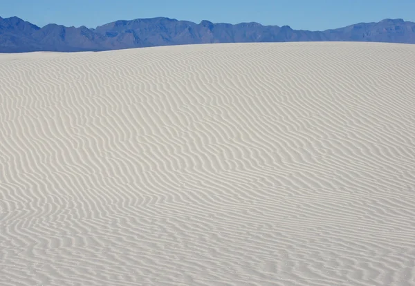 Des ondulations dans le sable au monument commémoratif White Sands — Photo