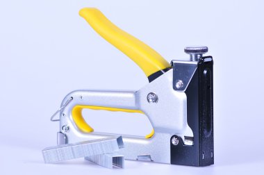 Çelik Tel zımba ve bıçak izole