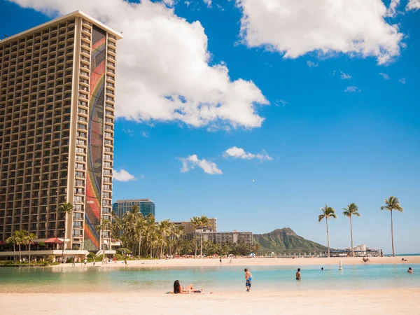 Honolulu, hawaii - feb 2: widok waikiki plaża i daimond głowy — Zdjęcie stockowe