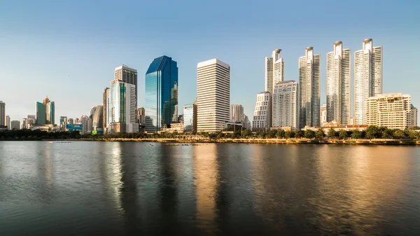 City scape and lake view of Bangkok, Thailand — Stock Photo, Image