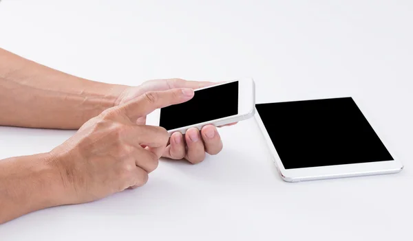Руки людини використовують смартфон на білому тлі — стокове фото