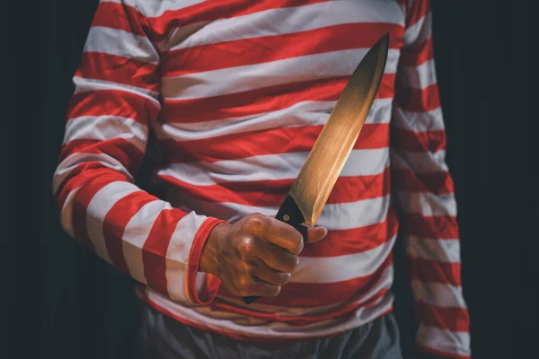 Mann Trägt Spaßmaske Mit Messer — Stockfoto