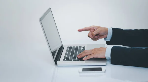 Geschäftsmann Hand Hand Mit Smartphone Und Laptop Geschäfts Und Technologiekonzept — Stockfoto