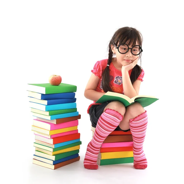 Student little asian girl reading the book — Stock Photo, Image