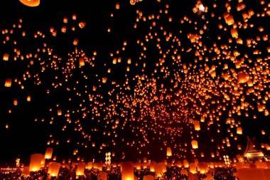 Chiangmai, Tayland - Ekim 25:thai insanlar yüzen lamba.