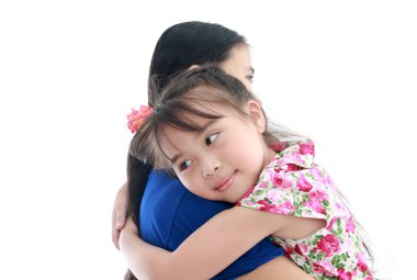 mutlu kızı ve onun annesi izole beyaz backgro portresi