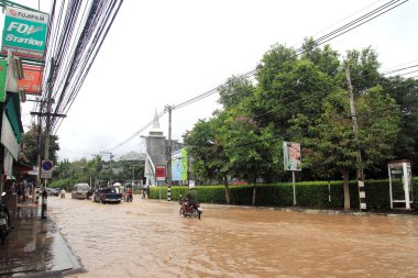 chiangmai city.flooding bina yakınındaki ping nehir sel