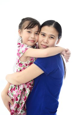 sevgi dolu anne ve kızı beyaz izole arka planda yakın çekim