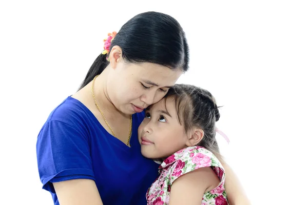 Close-up de afetuosa mãe e filha no fundo isolado branco — Fotografia de Stock