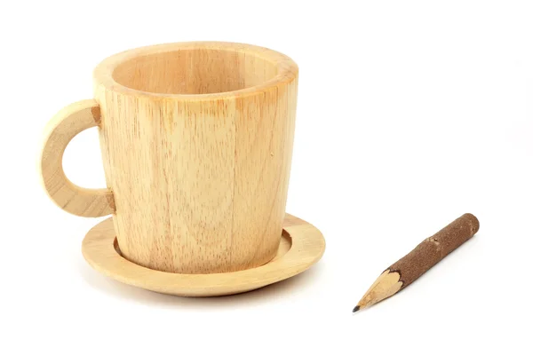 Taza de madera tradicional y lápiz sobre fondo blanco aislado —  Fotos de Stock