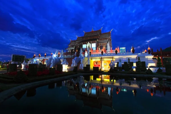 Ho kham luang Gebäude im thailändischen Stil — Stockfoto