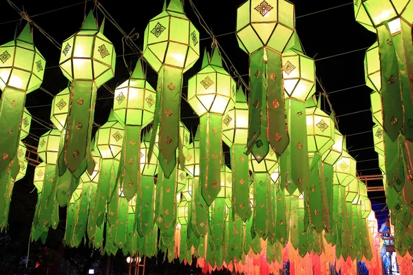 Lantern festival nebo festival peng yee v chiangmai, Thajsko. — Stock fotografie