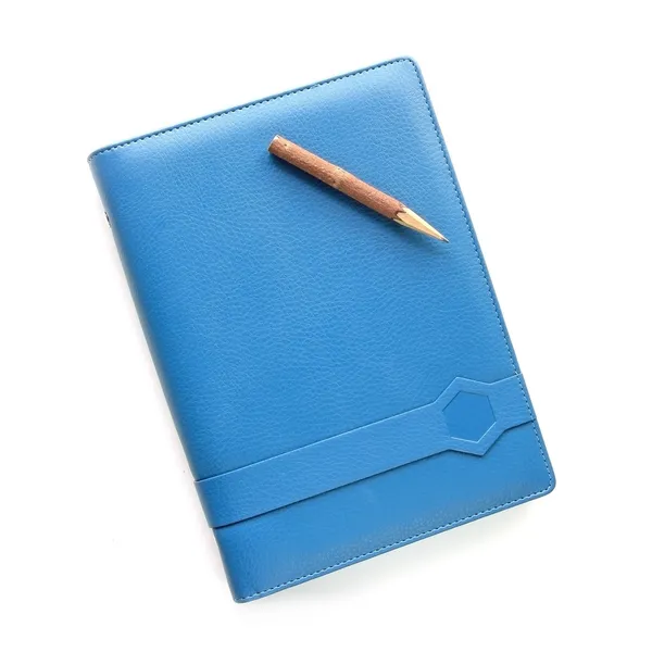 Notitieboek en potlood geïsoleerd op witte achtergrond — Stockfoto