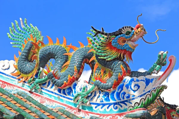 Çin tarzı ejderha heykeli — Stok fotoğraf