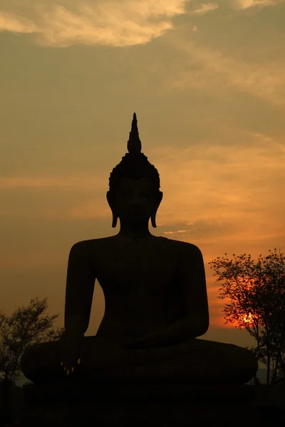 Silhouette d'un bouddha Sukhothai — Photo