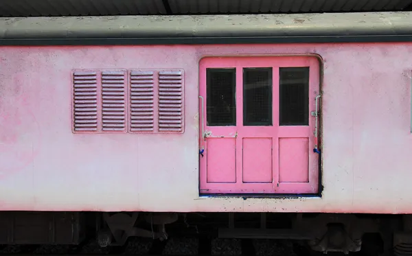 Window and door pink color of old train — Stock Photo, Image