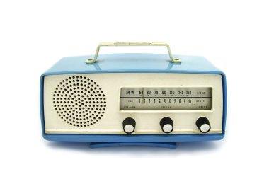 izole beyaz zemin üzerine eski retro radyo