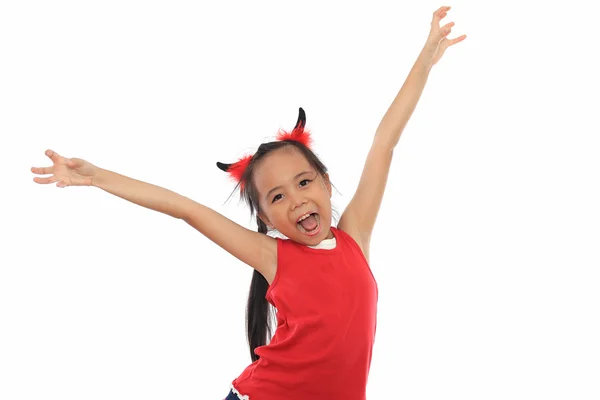 Τρομακτικό χαριτωμένο μικρό ασιατικό κορίτσι στο κόκκινο κοστούμι αποκριών — Φωτογραφία Αρχείου