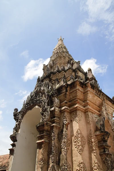 Tempeltür im thailändischen Stil — Stockfoto