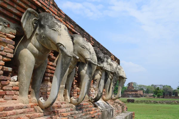 Wat Chang Lom in sukhothai unesco — Stockfoto