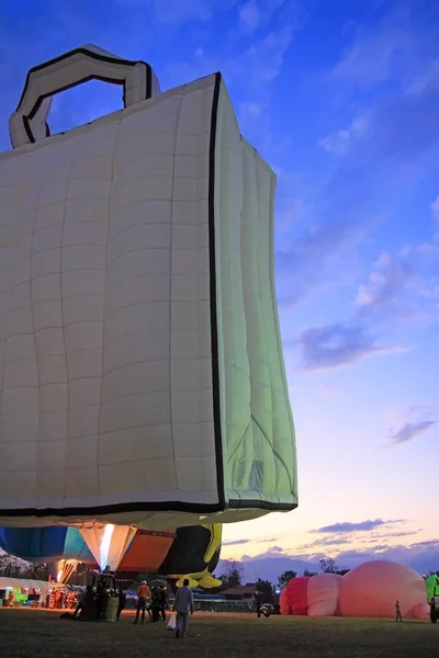 Sunrise adlı alışveriş çantası sıcak hava balonu — Stok fotoğraf