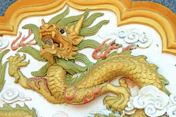 Golden Dragon sculpture — Stock Photo, Image