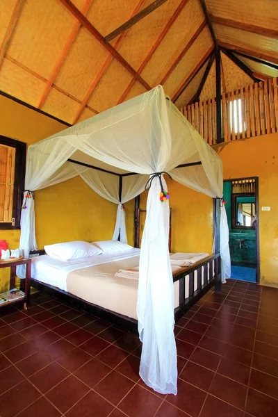 Modern bed room and bamboo roof — Stok fotoğraf