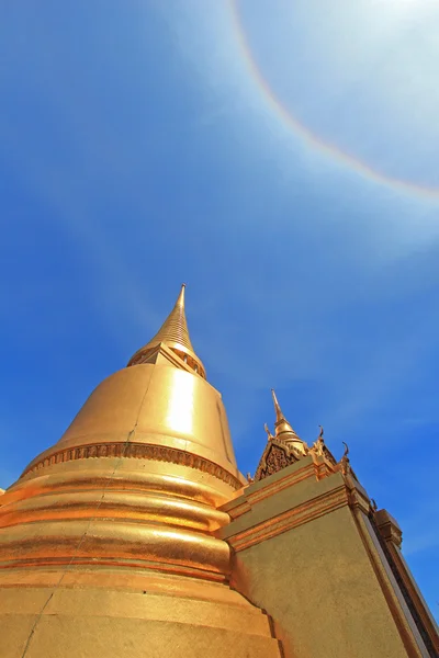 Stoepa bij wat phra kaew tempel in bangkok, thailand — Stockfoto