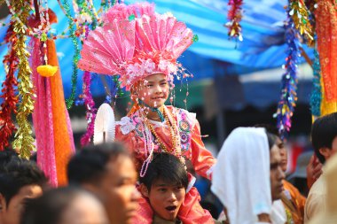 Chiangmai, Tayland-Mart 30:Poi seslendirdi uzun Festivali, geleneksel