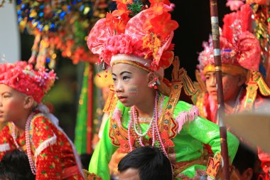 Chiangmai, Tayland-Mart 30:Poi seslendirdi uzun Festivali, geleneksel