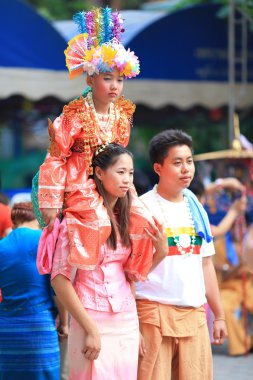 Chiangmai, Tayland-Mart 30:Poi seslendirdi uzun Festivali, geleneksel