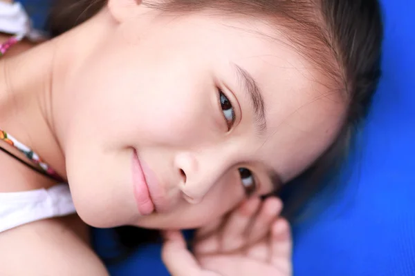 Mutlu küçük Asyalı kız — Stok fotoğraf