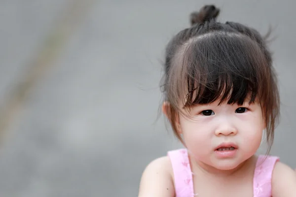 Heureuse petite fille asiatique — Photo