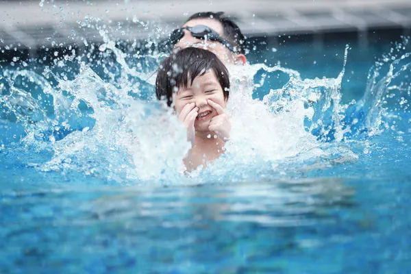 Дитячий басейн — стокове фото