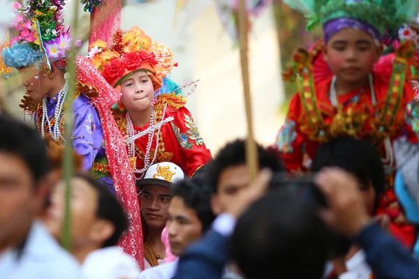 Chiangmai, Tajlandia-marca 30:Poi śpiewali długo festiwalu, tradycyjny — Zdjęcie stockowe