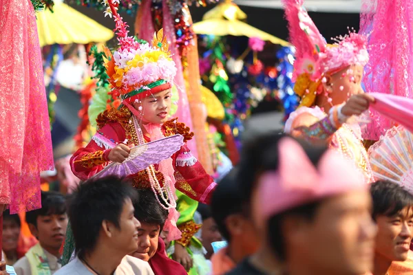 Chiangmai, Tajlandia-marca 30:Poi śpiewali długo festiwalu, tradycyjny — Zdjęcie stockowe