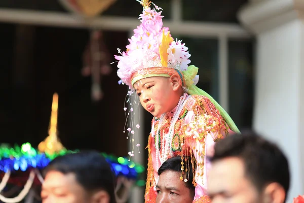 Chiangmai, Thailand-mars 30:Poi sjöng lång festival, traditionell — Stockfoto