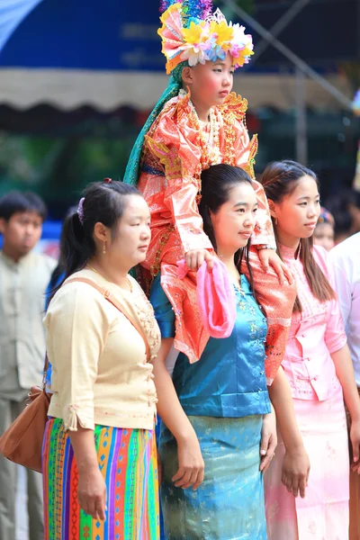 CHIANGMAI, THAILAND-MARZO 30: Poi Sang Long festival, Tradizionale — Foto Stock