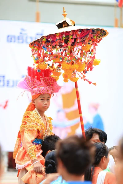 清迈，泰国 3 月 30:Poi 唱长的节日，传统 — 图库照片