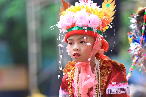 Chiangmai, Tayland-Mart 30:Poi seslendirdi uzun Festivali, geleneksel